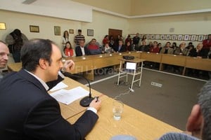 ELLITORAL_151692 |  Guillermo Di Salvatore En la UTN. El intendente eligió esa Casa de Estudios para hacer la presentación, en reconocimiento a las investigaciones que viene realizando en materia de movilidad urbana el Grupo de Estudios sobre Transporte (Getrans).