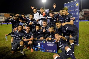 Télam El conjunto mendocino se quedó con el cheque por 375 mil pesos.