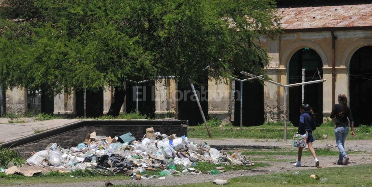 Preocupa el aumento de basurales en San Lorenzo, Chalet y Arenales