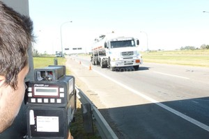 Gentileza APSV Sorpresa. Además de los radares fijos, se despliegan cinemómetros móviles que van cambiando de lugar según las necesidades de control de la agencia.