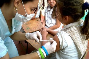 ELLITORAL_125201 |  Archivo El Litoral Fundamental. Para prevenir la papera, los chicos deben tener una dosis de triple viral hasta el ingreso escolar y dos dosis de la vacuna a partir del ingreso escolar.