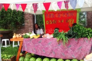 Gentileza Desvío a la Raíz Desvío a la Raíz. Los pequeños productores de Desvío Arijón traen cada semana su cosecha a nuestra ciudad y la venden de manera directa.