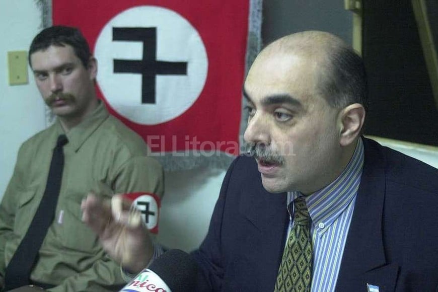 ELLITORAL_156476 |  Archivo El dirigente derechista Alejandro Biondini acuso en el año 2000 al gobierno nacional de perseguir a su agrupacion Partido Nuevo Triunfo.