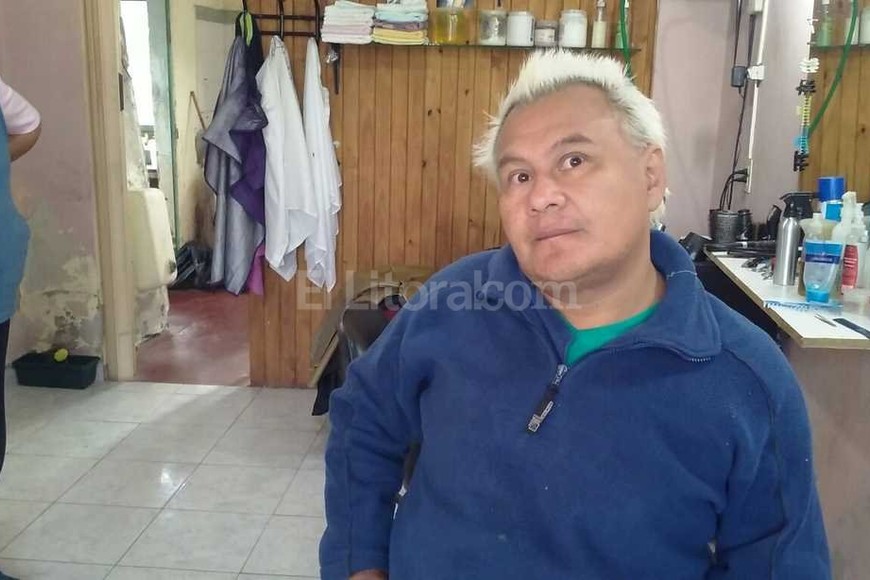 ELLITORAL_153075 |  Danilo Chiapello Juan terminó maniatado y golpeado por un rufián que lo asaltó en su peluquería de Larrea al 1800.