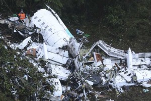 ELLITORAL_168104 |  Folha de S. Paulo Así quedó la aeronave tras el siniestro en Colombia