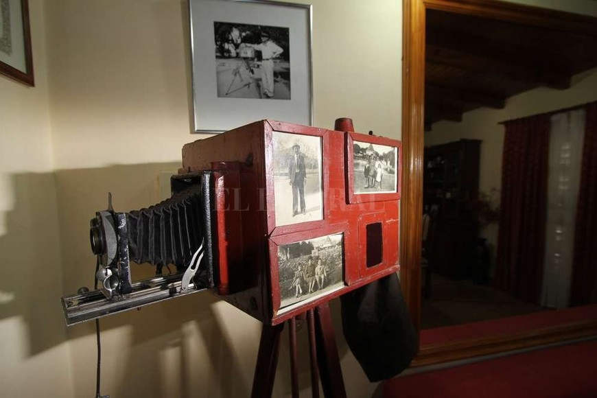 ELLITORAL_174192 |  Mauricio Garín La antigua cámara minutera de Mitri, hoy bajo la custodia de su hijo.