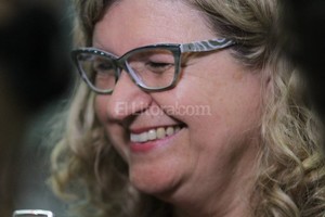 Archivo El Litoral Seguimos con la paritaria abierta pero no para discutir salarios, sino los concursos docentes. A diferencia de lo que pasa a nivel nacional, donde hay despidos y achicamiento, acá seguimos trabajando para dar estabilidad a los maestros , afirmó Claudia Balagué.