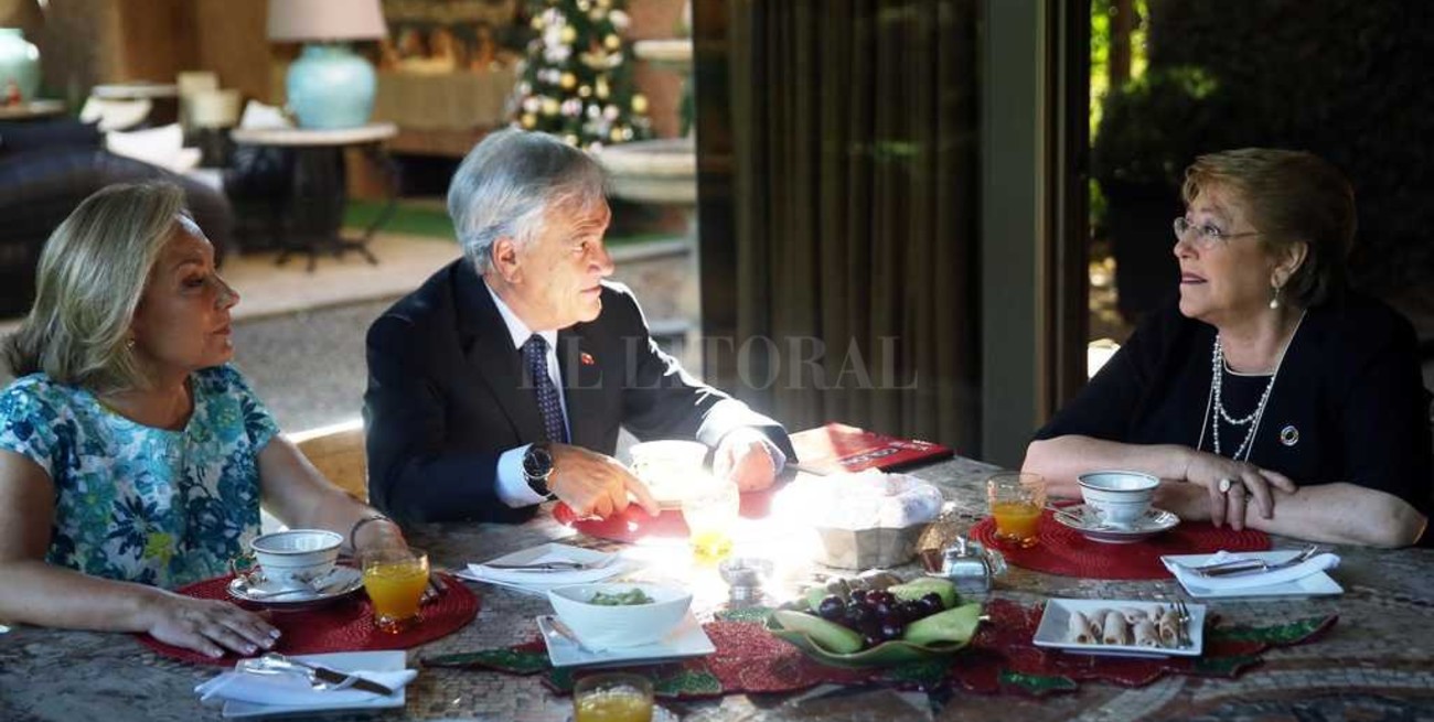Piñera se reunió con Bachelet y prometió transformar Chile