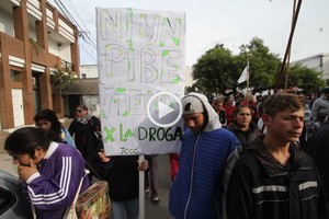 ELLITORAL_190084 |  Mauricio Garín Desde el colectivo  Ni un pibe menos por la droga  piden que se declare la emergencia municipal