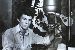 ELLITORAL_180100 |  Gentileza Marcos López Autorretrato en mi primer laboratorio fotográfico , de Marcos López (Santa Fe, 1978).