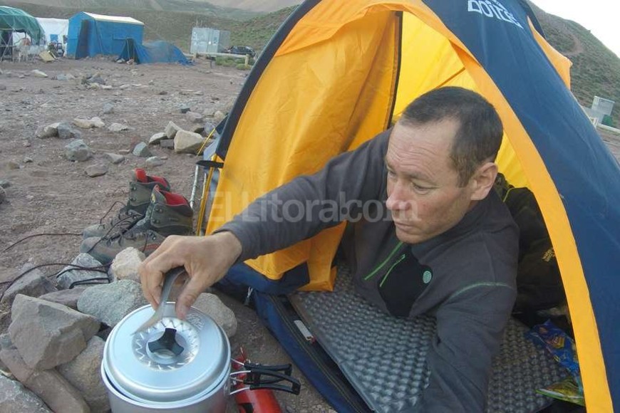 ELLITORAL_144820 | Gentileza Ulises Luna En la alta montaña, cocinar un guiso de fideos puede llevar más de 30 minutos.