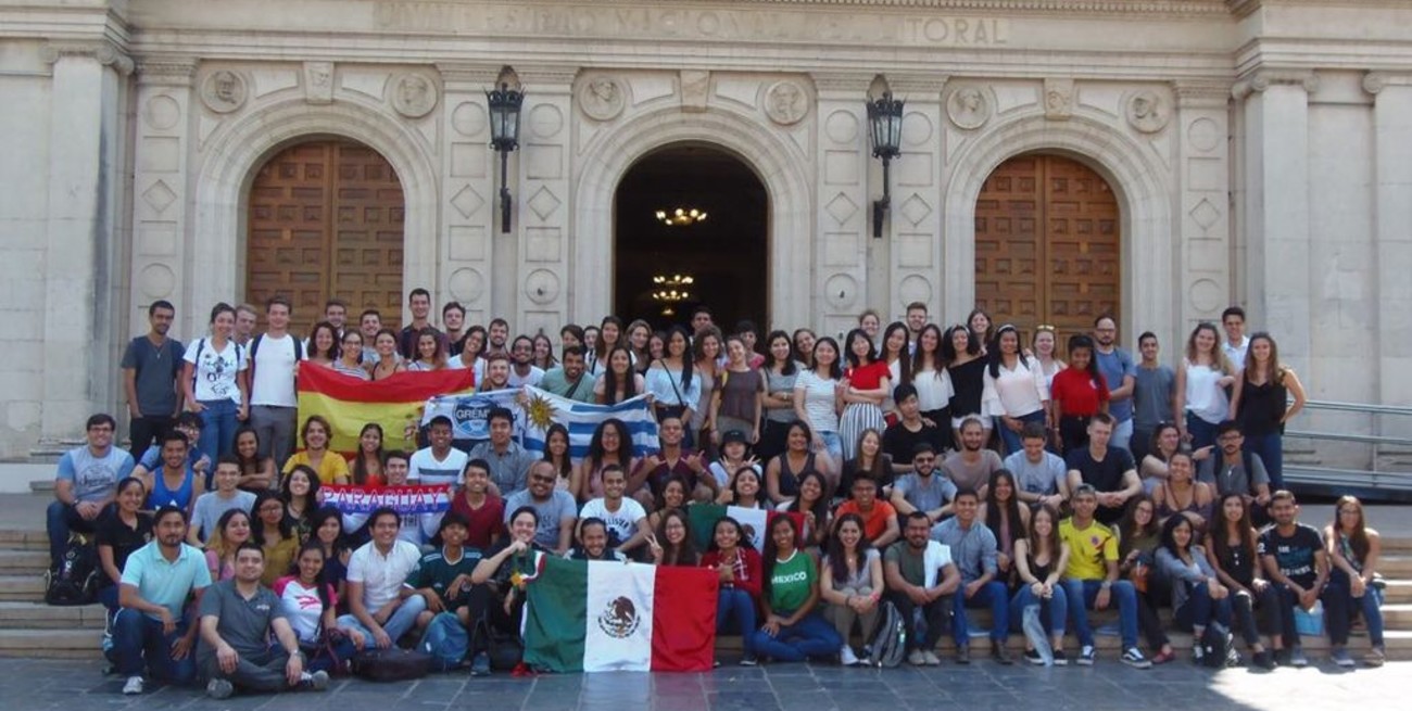 117 estudiantes del mundo desembarcaron en Santa Fe