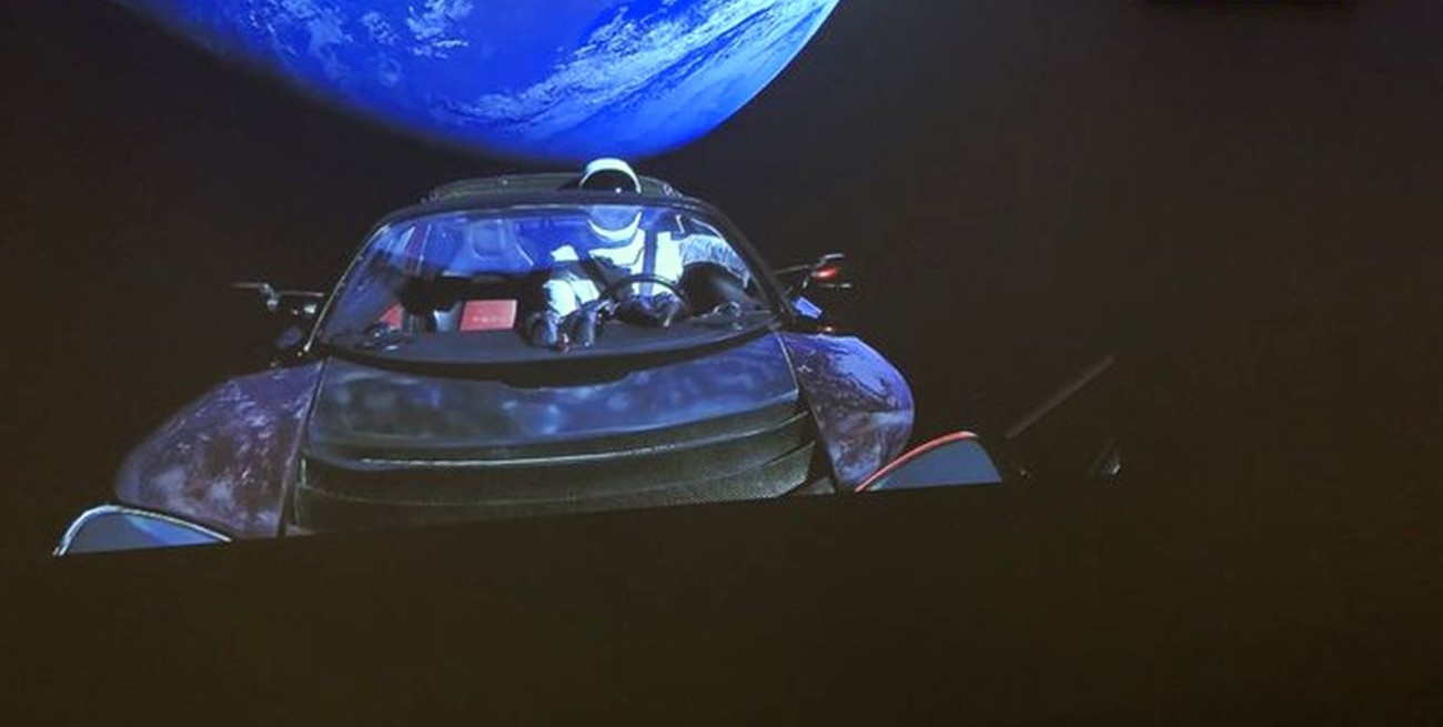 El auto enviado a Marte no llegará a destino, se perderá en el espacio