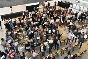 Luis Cetraro En la capacitación de  Mi Escuela , docentes y directivos de la secundarias recibieron 80 tablets.