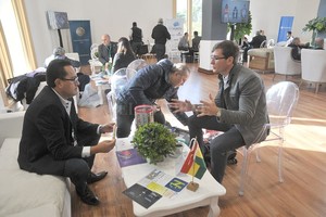 ELLITORAL_218843 |  Flavio Raina Para la región. La Semana Cómex se convirtió en el principal evento de comercio exterior de la región, al cual asisten empresarios no sólo de Santa Fe, sino también de Entre Ríos, Buenos Aires y Córdoba.