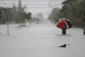 Pablo Aguirre (Archivo) Facundo Zuviría. Este tramo de la avenida, desde Zeballos hacia el norte, fue construido sin los desagües correspondientes. La obra a licitar solucionará un problema recurrente, con cada lluvia abundante.