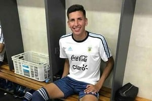 El Litoral Mariano Gómez y el orgullo de ponerse la celeste y blanca. Es un marcador central de gran estatura que ya tiene dos partidos en la primera de Unión.