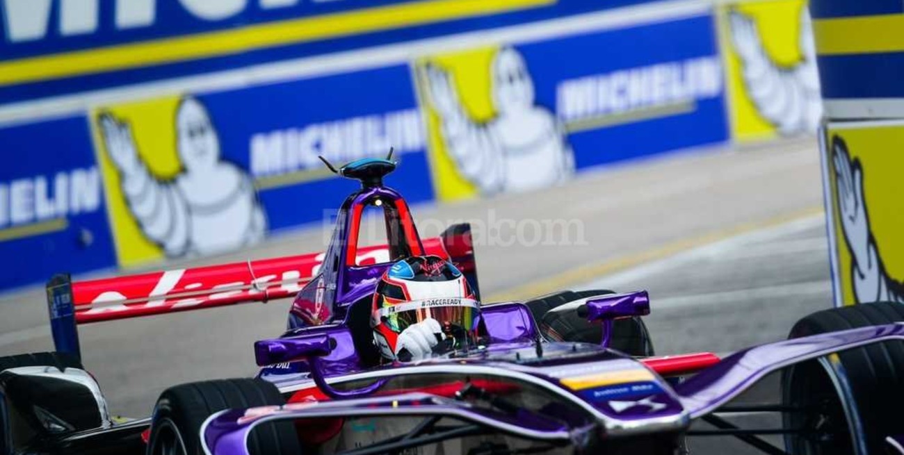 Accidentado debut de "Pechito" López en la Fórmula E
