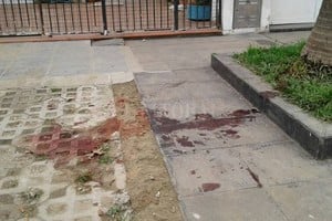 ELLITORAL_181770 |  Danilo Chiapello. Tras ser acuchillado, el joven se desplazó unos 300 metros hasta San Lorenzo al 7300 donde murió desangrado.