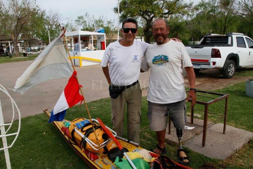 ELLITORAL_225151 |  Marcelo Miño Junto al presidente del Club de Pescadores y Náutico de Paraná, Fabián Blumenblant.