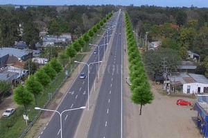 Archivo El Litoral Maqueta del proyecto integral para la Ruta 1 que incluye colectoras, desagües, ciclovía y forestación. También el gasoducto.