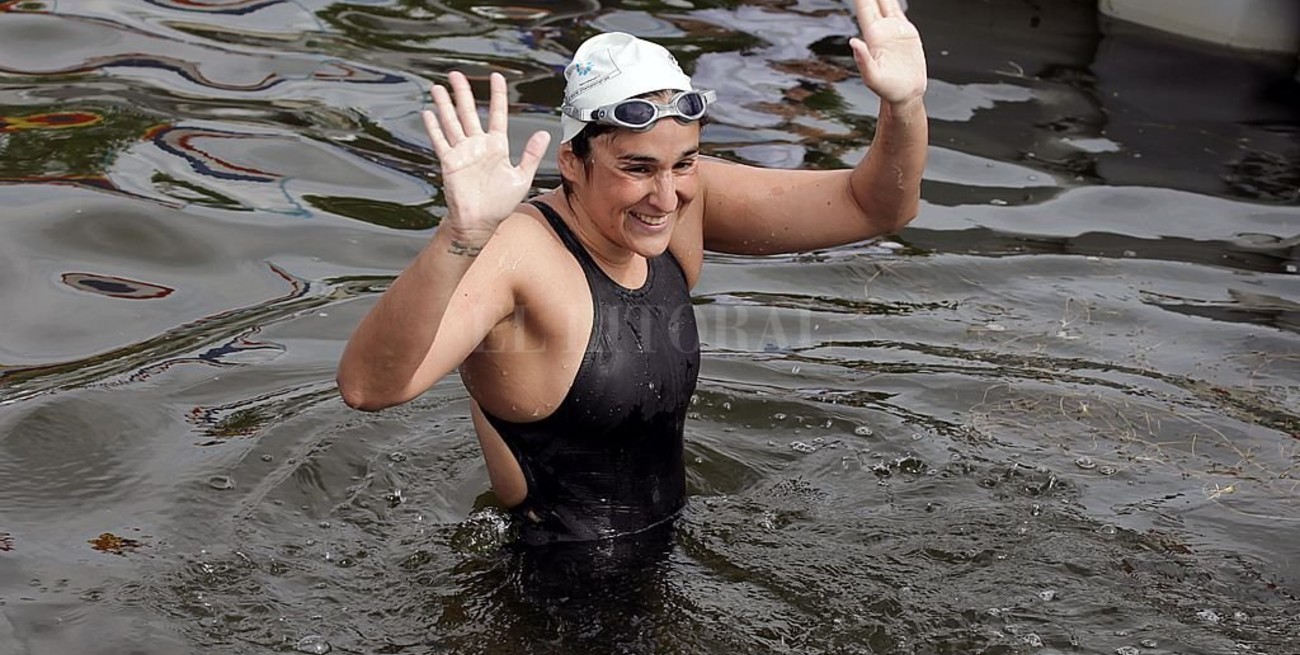 Pilar Geijo unió a nado Argentina y Uruguay en tiempo récord 