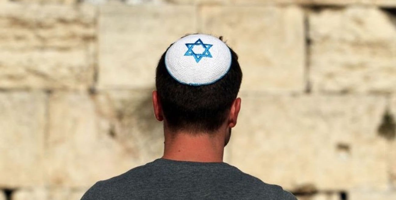 Alemania: Recomiendan a los judios no llevar kipá