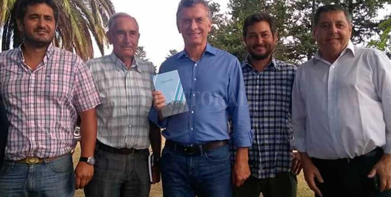 Macri viajó de sorpresa a Entre Ríos y visitó a productores afectados por la sequía