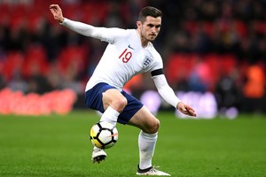 ELLITORAL_207290 |  Laurence Griffiths LONDON, ENGLAND - MARCH 27:  Lewis Cook of England controls the ball during the International friendly between England and Italy at Wembley Stadium on March 27, 2018 in London, England.  (Photo by Laurence Griffiths/Getty Images)