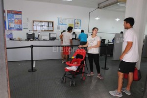 ELLITORAL_140254 |  Guillermo Di Salvatore Medidas de fuerza. En las oficinas de calle San Luis 2900, será de 7.30 a 8; y de 9.30 a 10 en las de San Martín al 3000.