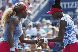 ELLITORAL_205603 |  Seth Wenig Las hermanas prefieren no enfrentarse, debido a la polémica que generaron sus duelos.  Las falsas acusaciones de que nuestros partidos estaban arreglados nos dolieron  declaró Serena a la revista Times.