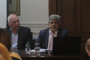 ELLITORAL_211309 |  Mauricio Garín Acompañado en la mesa por el presidente de la Cámara de Diputados, Antonio Bonfatti, Jorge Baclini hizo su primer informe de gestión ante la Legislatura.