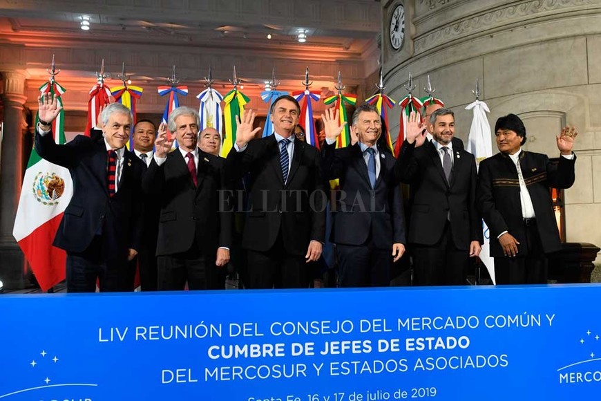 ELLITORAL_254920 |  Luis Cetraro Presidentes. Seis mandatarios de distintos países estuvieron juntos en la Estación Belgrano, un verdadero hecho histórico para la ciudad.