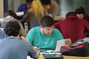 Archivo El Litoral Estas becas son las primeras de carácter provincial destinadas al sector de la educación superior.