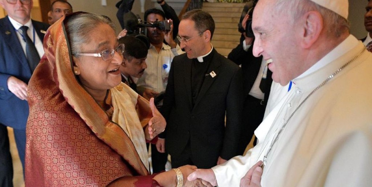 Francisco pidió una "solución justa" para los musulmanes perseguidos en Myanmar