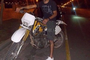 ELLITORAL_178868 |  Archivo A Adrián Escobar lo mataron por la espalda. Se llevaron su moto, pero después la dejaron tirada en la calle.