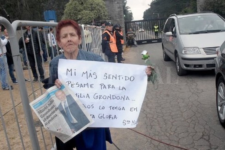 ELLITORAL_204425 |  Internet Con un mensaje para la familia de Julio Grondona, Mari asistió al entierro del entonces presidente de la AFA.