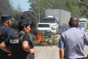 Pablo Aguirre Imagen del lunes, de una protesta en Corte de la circunvalación a la altura de zanjón Tacca.
