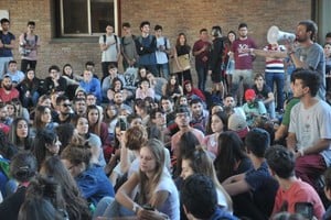 Luis Cetraro Multitudinaria. La sorpresa sobre la convocatoria fue lo más comentado. Pese a la extensión del debate, todos permanecieron hasta el final.