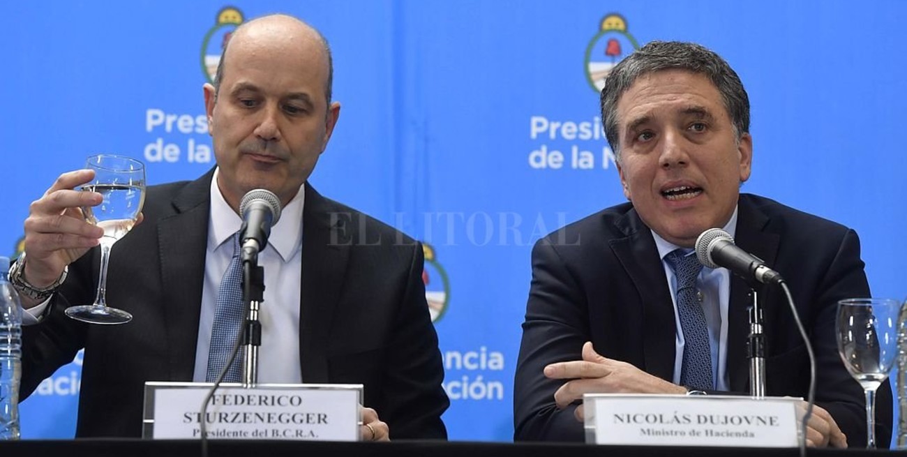 El FMI le prestará 50.000 millones de dólares a la Argentina