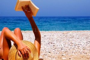 ELLITORAL_200768 |  Archivo. La herida  de Jorge Fernández Díaz es el best seller. Las historias románticas y la literatura juvenil también tienen un amplio público y atrapan a grandes y jóvenes.