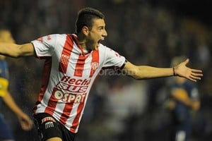 ELLITORAL_144627 |  Archivo El Litoral Desde el mismo momento que comenzó el tironeo con Independiente, los dirigentes y el cuerpo técnico de Unión observaron a Mauricio Martínez con los pies sobre la tierra. Ahora, el volante central está enfocado en poder hacer un muy buen campeonato en el equipo de Madelón y esperar para más adelante otra transferencia.