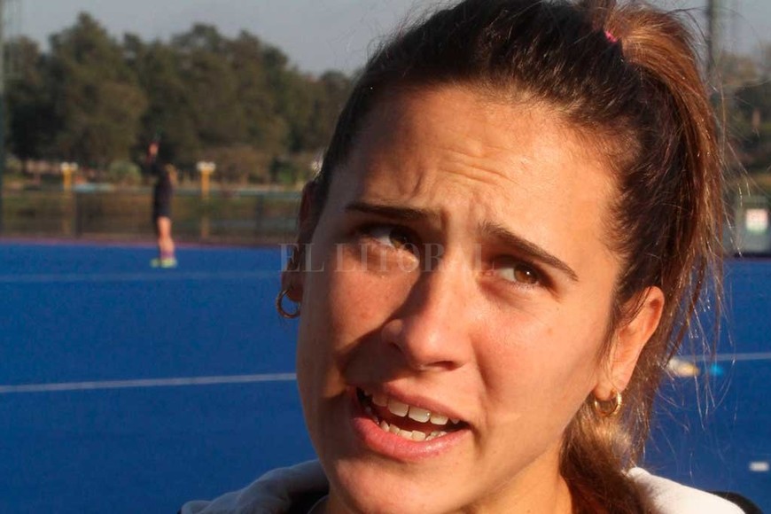 ELLITORAL_215721 | El Litoral Estamos bastante ansiosas. Nos queda una semana de entrenamientos en Buenos Aires, y de ahí rumbo a Alemania a la puesta a punto. Tendremos tres amistosos de alto nivel. Venimos teniendo una óptima preparación, le pusimos el máximo esfuerzo de cada una. Ojalá que todas demos nuestra mejor versión para el equipo . Martina Cavallero, delantera de Las Leonas