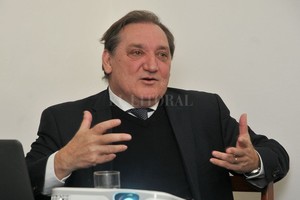 Archivo El Litoral Julio Genesini, ministro de Trabajo y Seguridad Social de la provincia.