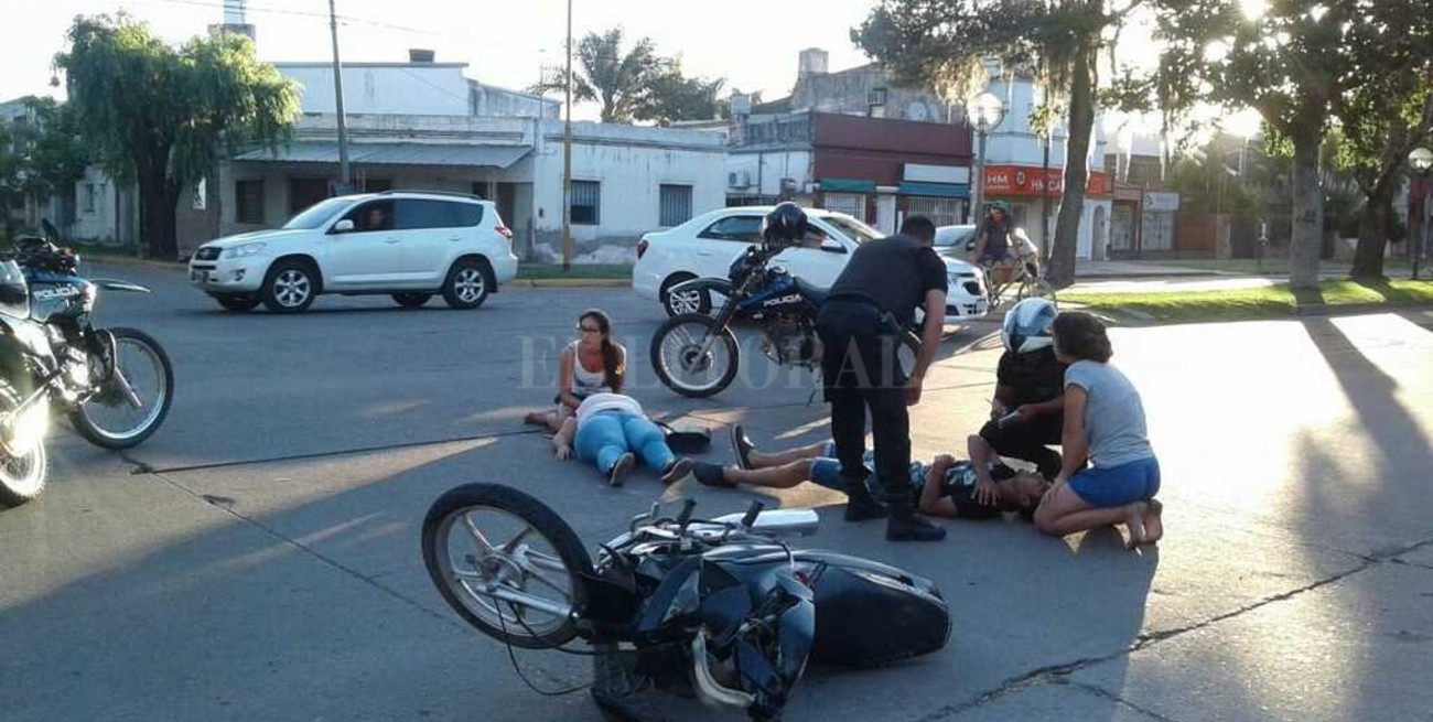 Motociclistas arrollados en Av. Galicia