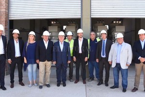 ELLITORAL_205505 |  Gentileza. El jefe de gabinete junto al gobernador Miguel Lifschitz estuvieron en Timbúes, durante la inauguración de una planta eléctrica.