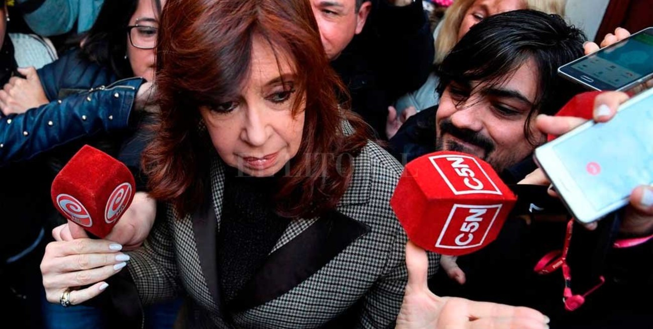 Cristina Kirchner presentó un escrito y no respondió preguntas a Bonadio