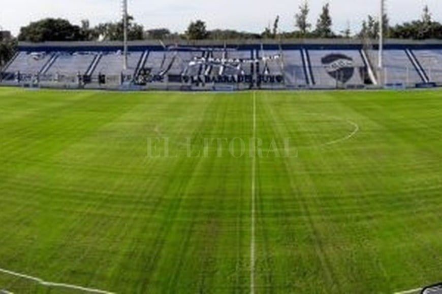 ELLITORAL_251969 | Archivo Néstor Zenklusen. Así se llama el estadio de Ben Hur de Rafaela, en el cual el sábado a las 15 albergará a las hinchadas del local y del Tatengue para ver el partido por cuartos de final de la Copa Santa Fe. Según la organización del certamen, habrá lugar para 2.000 espectadores visitantes.