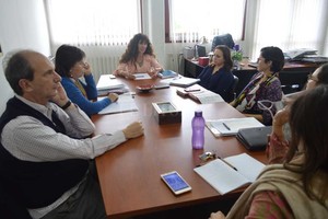 Prensa UNL Reunión del equipo de trabajo en el FHUC.