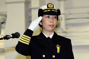 ELLITORAL_205220 |  Internet La comandante Ryoko Azuma, de 44 años, dirigirá las operaciones de una flota compuesta por cuatro navíos que incluyen al Izumo, el mayor destructor portahelicópteros nipón.